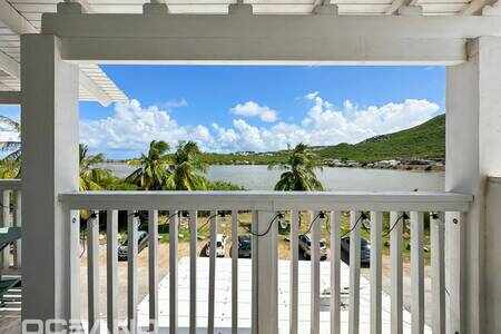 2 bedrooms with a sea view