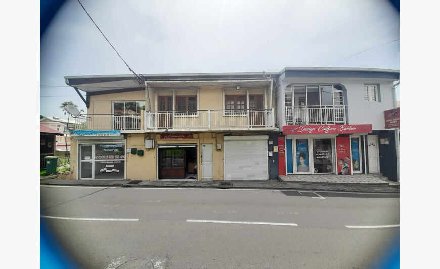 À Louer ? Local Commercial De 34 m² ? En Plein C?Ur Du