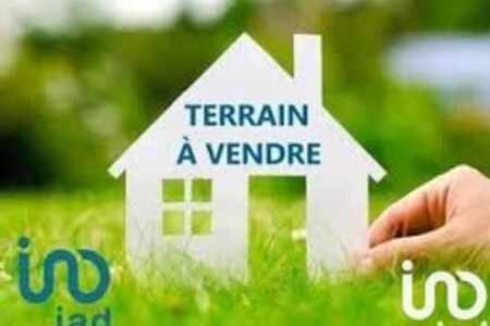 Terrain 834 m²
