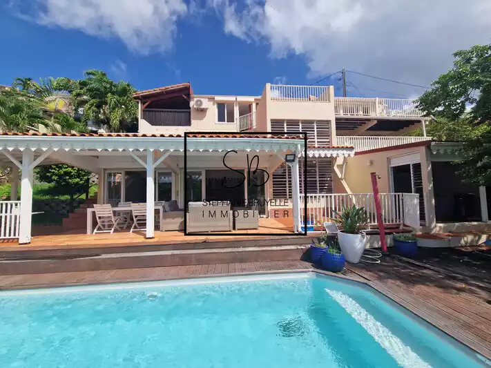 Schoelcher : Rare dans le secteur : Villa composée d'un