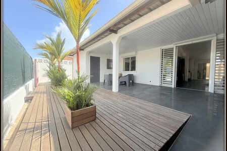 A Kourou (97310) Une Magnifique Maison T4 De 154 m² -