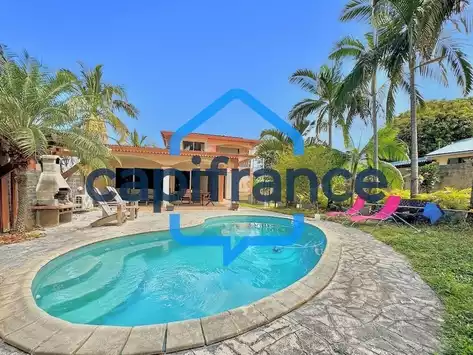 Ensemble immobilier à La Rivière Saint-Louis (La Réunion)