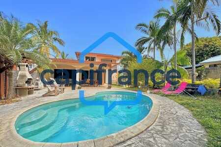 Ensemble immobilier à La Rivière Saint-Louis (La Réunion)