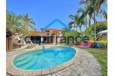 Ensemble immobilier à La Rivière Saint-Louis (La Réunion)