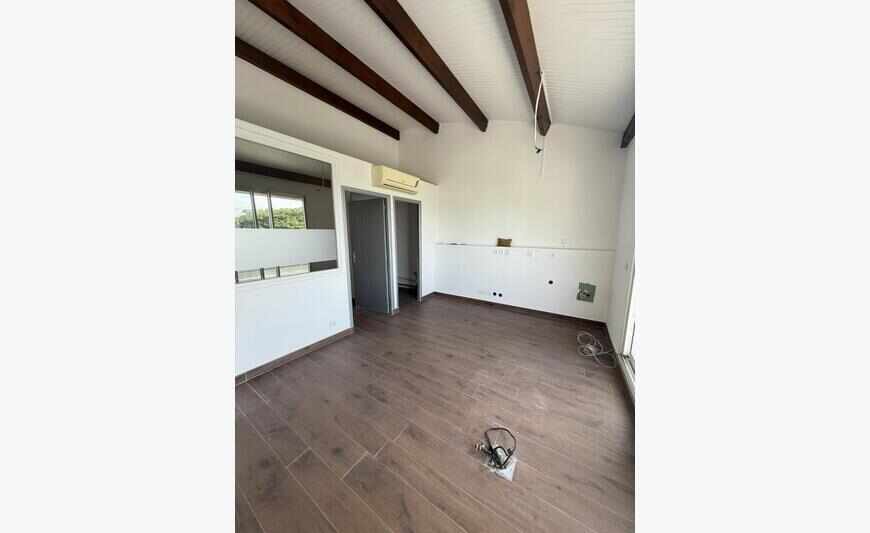 Local Professionnel - Grand Case