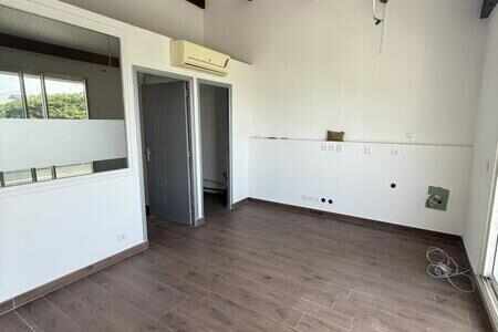 Local Professionnel - Grand Case