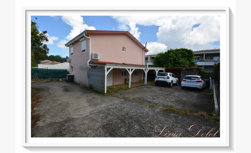 Maison F4 en duplex prête à vous accueillir Le Lamentin