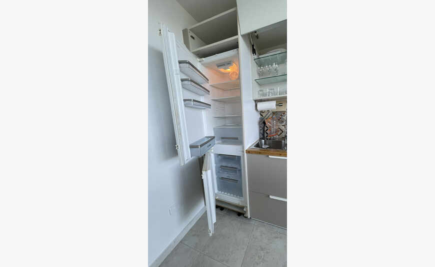 220v Built-in Fridge/Freezer (bottom) BOSCH
