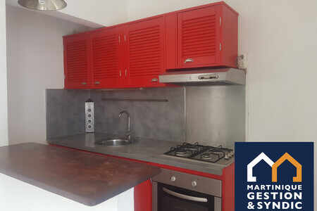 Schoelcher : Beau studio