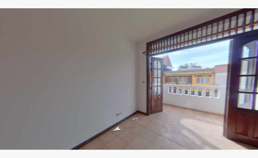 Centre-ville de Cayenne - un studio avec balcon