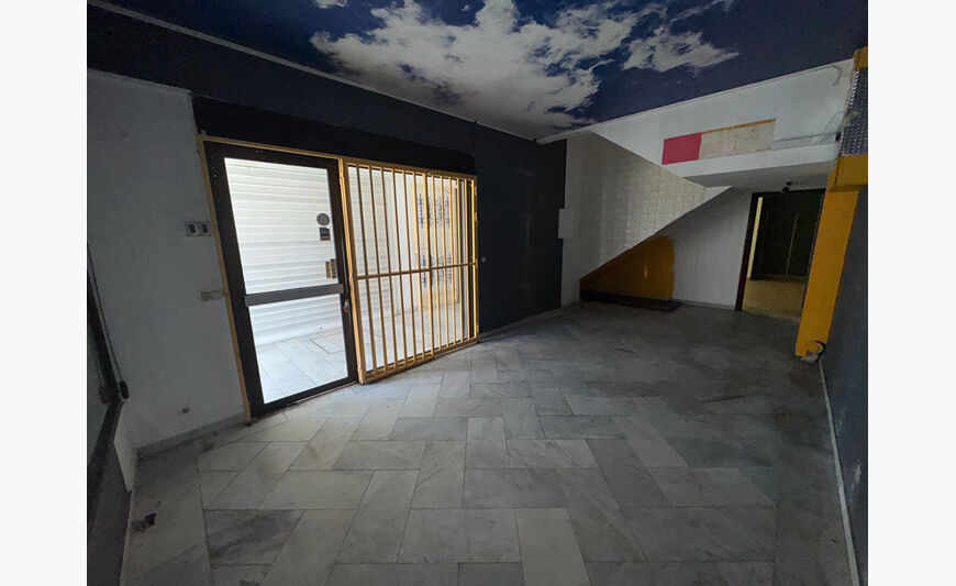 Local commercial avec vitrine sur Cayenne - rue l'allouette