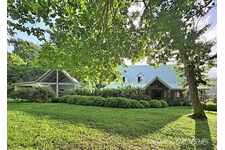 Maison 6 pièces + Appartement T2 à Saint Claude (971)