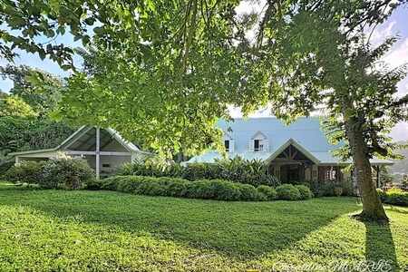 Maison 6 pièces + Appartement T2 à Saint Claude (971)