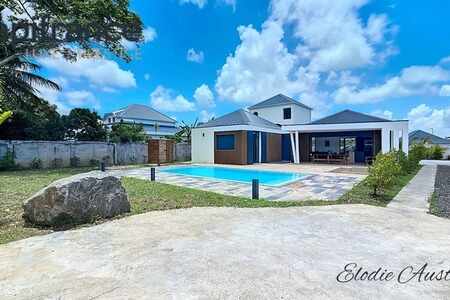 Villa d'architecte T5 moderne et meublée avec piscine