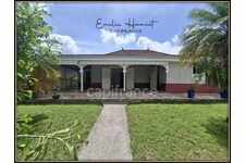 Maison avec potentiel locatif aux Trois-Îlets - Quartier