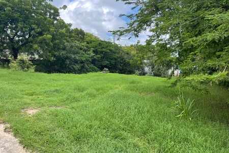 Terrain Saint Martin (978)