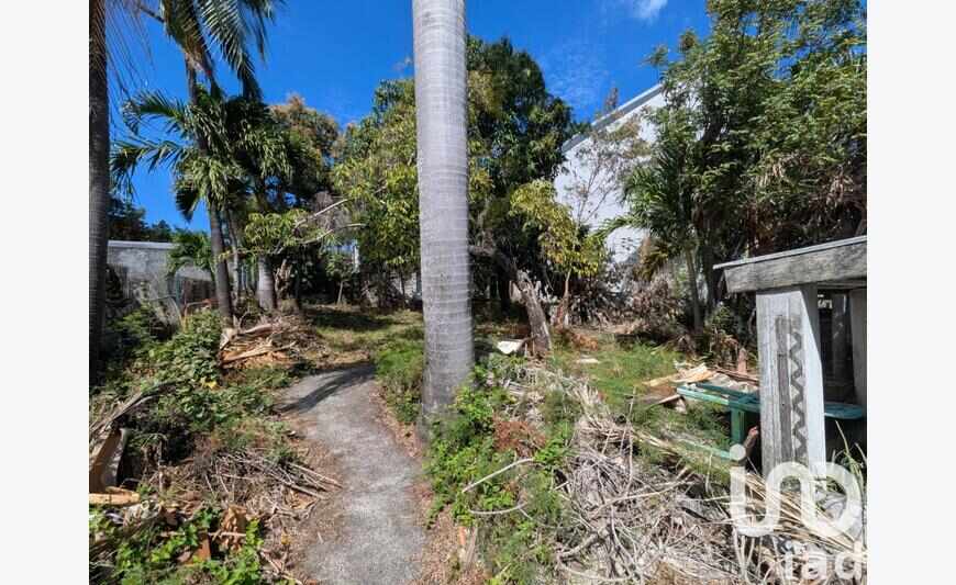 Terrain 800 m²