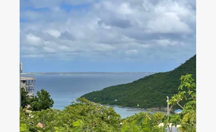 Terrain Saint Martin (978)