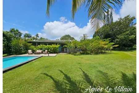 Villa Familiale avec Piscine + T2 + Bungalow sur 4 000 m2