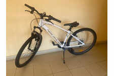 Vélo CLIFF 700 NAKAMURA Blanc/or (taille XS)