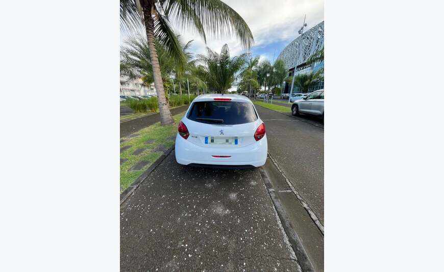 Peugeot 208 automatique