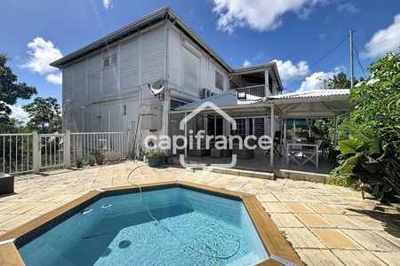 Grande Maison Composée De 3 Logements 430 m² Les Abymes