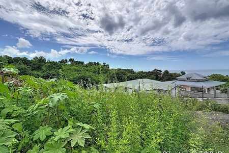 Terrain avec possibilité de construction résidentielle ou