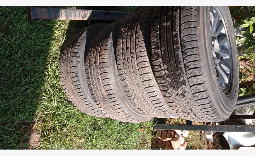 Pour 4x4 6 trous 245'70'16 16/7 4 pneu neuves