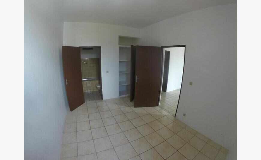 Appartement T2 Rue Pichevin A Cayenne