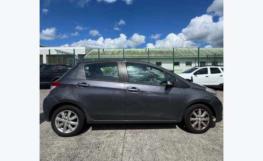 Toyota Yaris Climatisé VVT-I 100 Chevaux