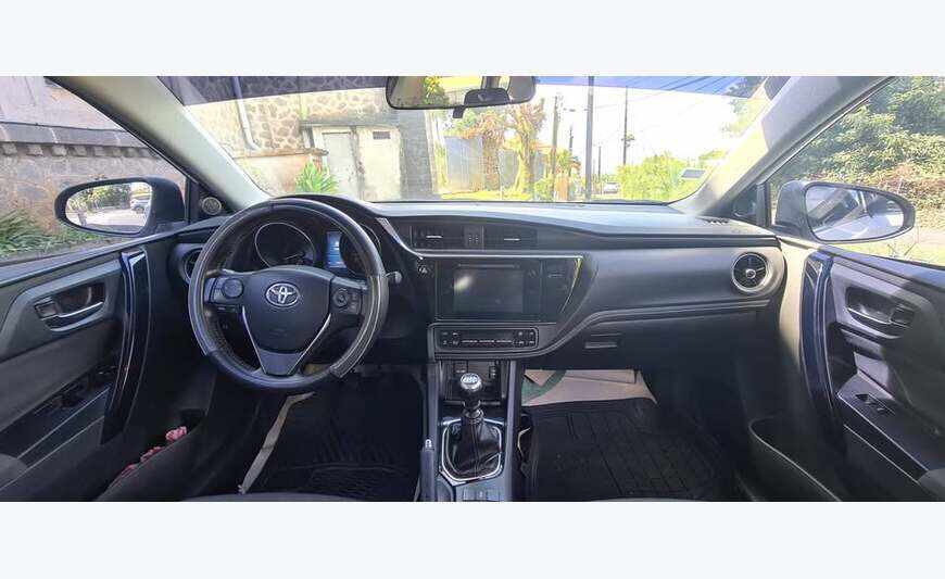 Toyota Auris 1.3 Essence 100Ch