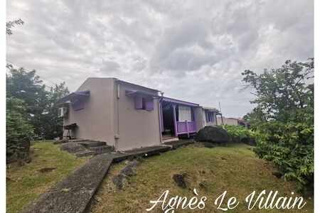 Propriété à Rénover à 300 m de la Plage de Grande Anse