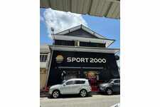 A Louer Surface Commerciale De 850 M2 Utiles Dans Un