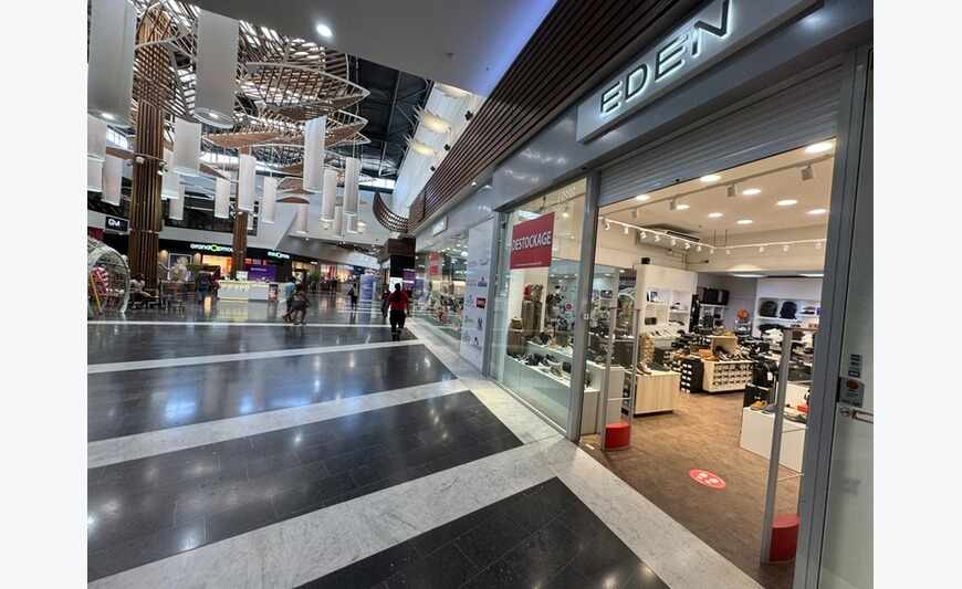 Exceptionnelle surface commerciale de 100 m2 en rdc plus