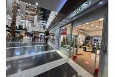 Exceptionnelle surface commerciale de 100 m2 en rdc plus