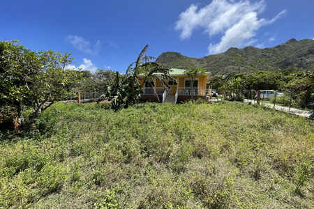 Terrain avec maison et possibilité d'extension