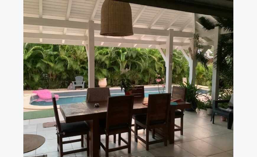 Charmante maison récente avec piscine sur 1100 m² de terrain