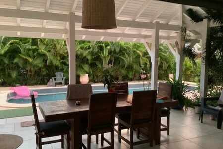 Charmante maison récente avec piscine sur 1100 m² de terrain