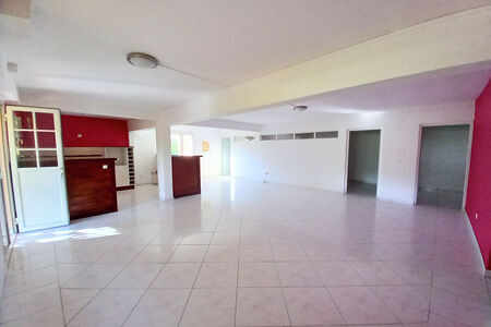 Spacieux T5 avec terrasse et Jardin en bas de villa- À 3 min