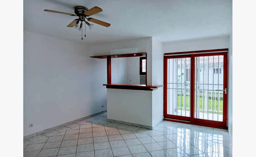 Bel appartement T2 au Lamentin acajou proche Galéria