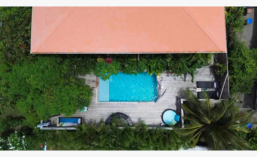 Résidence de 4 logements (T4, T3, T2, studio) avec piscine à