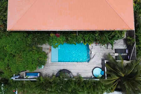 Résidence de 4 logements (T4, T3, T2, studio) avec piscine à