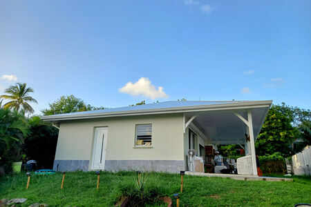 Maison 3 pièces récente sécurisé avec Jardin et grande