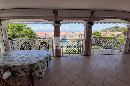Appartement F3 meublé vue mer à Bas du Fort