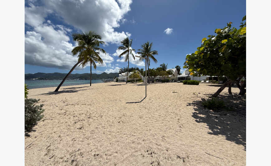 Beachfront stylish Loft St Martin FWI