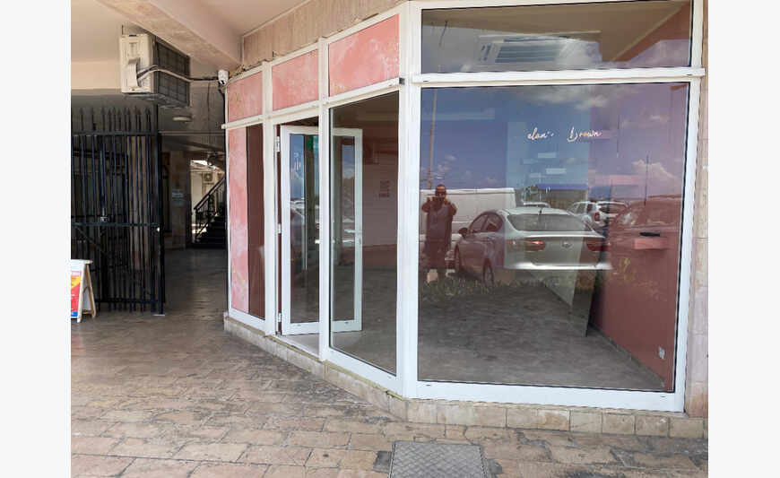 LOCAL COMMERCIAL FRONT DE MER+VUE, TRES PASSANT