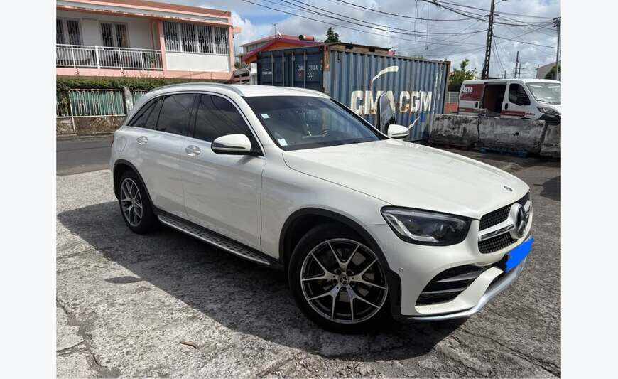 MERCEDES GLC 220 AMG