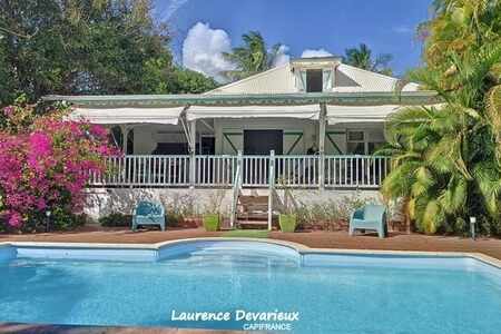 Maison avec son bungalow Saint Francois (971)