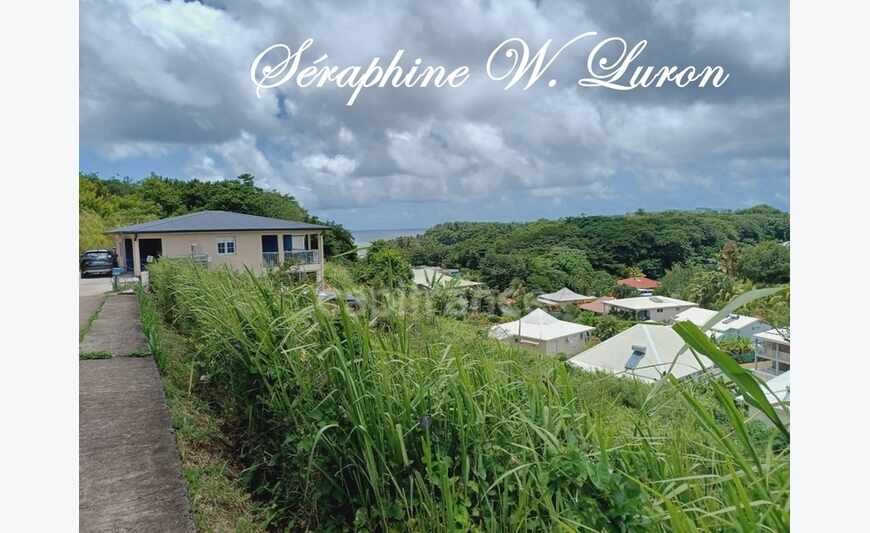 Terrain de 4060,00 m² La Trinite (972) - 270000
