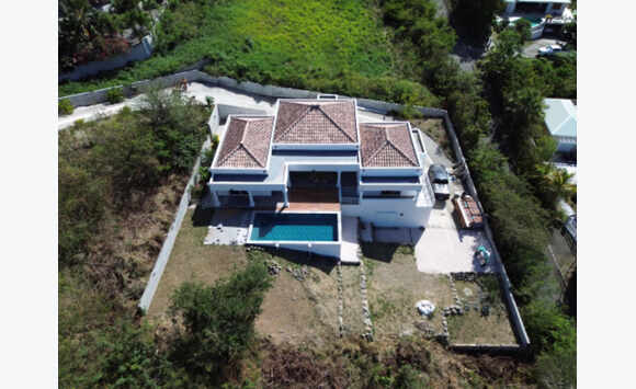 EXCEPTIONAL VILLA IN THE ORIENTAL BAY AREA